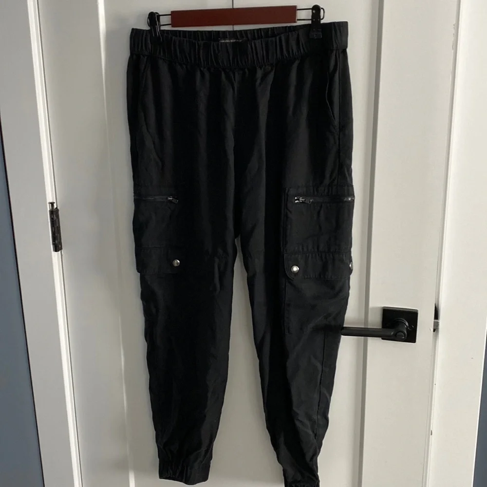 Banana Republic Black Tencel Soft Cargo Joggers EUC